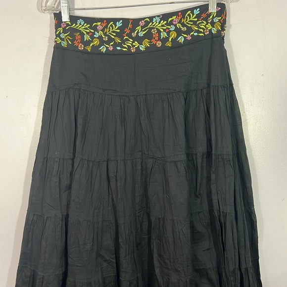 Aziz, small, lined prairie skirt, embroidered, sequined, beaded waistband, black - Picture 5 of 6